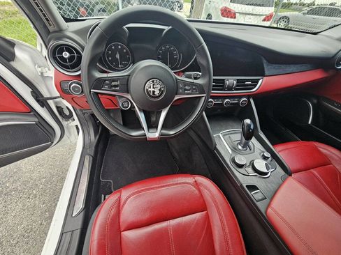 Used 2019 Alfa Romeo Giulia w/ Quick Order Package 22K Sport image 41