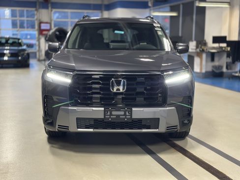 New 2026 Honda Pilot image 2