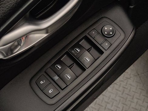 Used 2015 Jeep Cherokee Limited AWD/4WD image 27