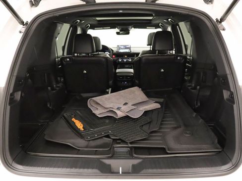 Used 2025 Honda Pilot TrailSport image 21