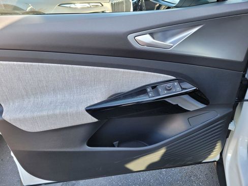 New 2026 Volkswagen ID.4 Pro image 17