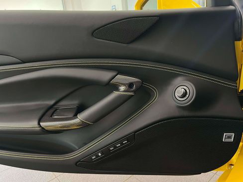 Used 2022 Ferrari F8 Tributo RWD image 21