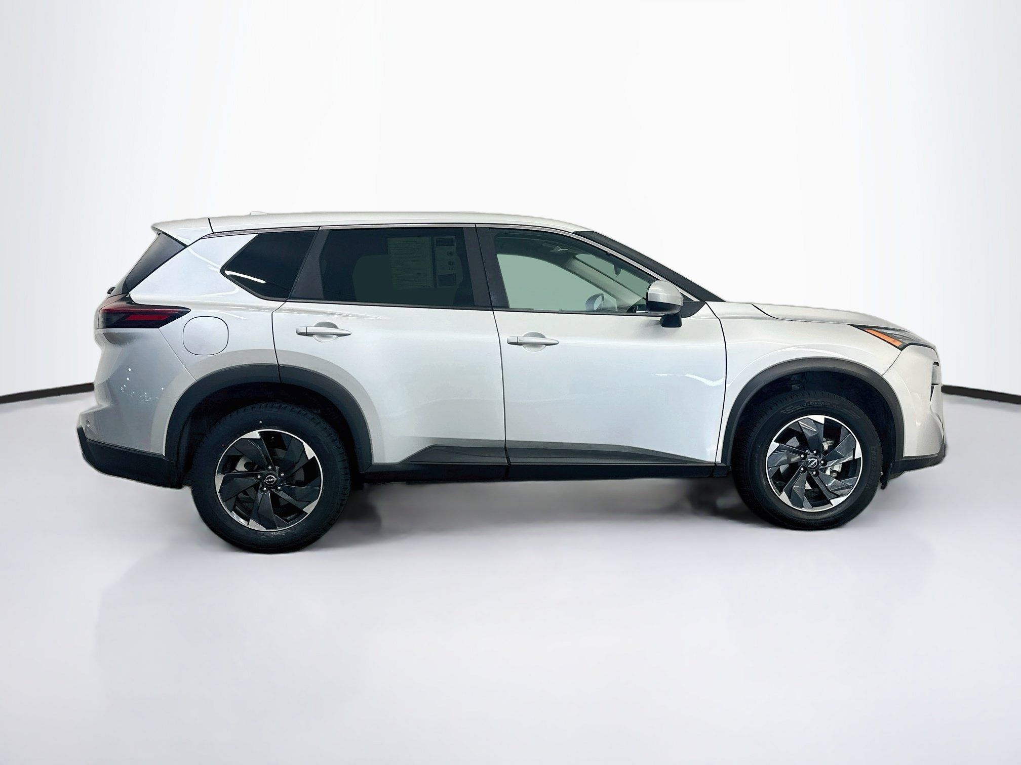 Used 2025 Nissan Rogue SV AWD/4WD image 10