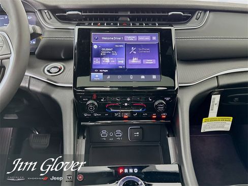 New 2025 Jeep Grand Cherokee Altitude image 26