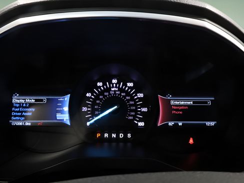 Used 2018 Ford Edge Titanium w/ Equipment Group 301A AWD/4WD image 17