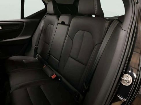 Used 2025 Volvo XC40 B5 Plus image 67