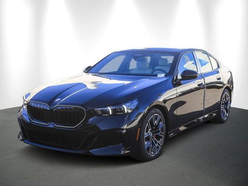 Used 2026 BMW 530i w/ M Sport Package RWD image 3