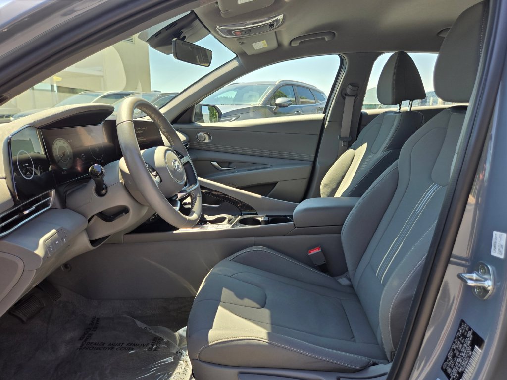 Used 2023 Hyundai Elantra SEL w/ Convenience Package FWD image 20