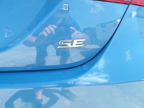 Used 2024 Toyota Camry SE w/ Cold Weather Package image 9