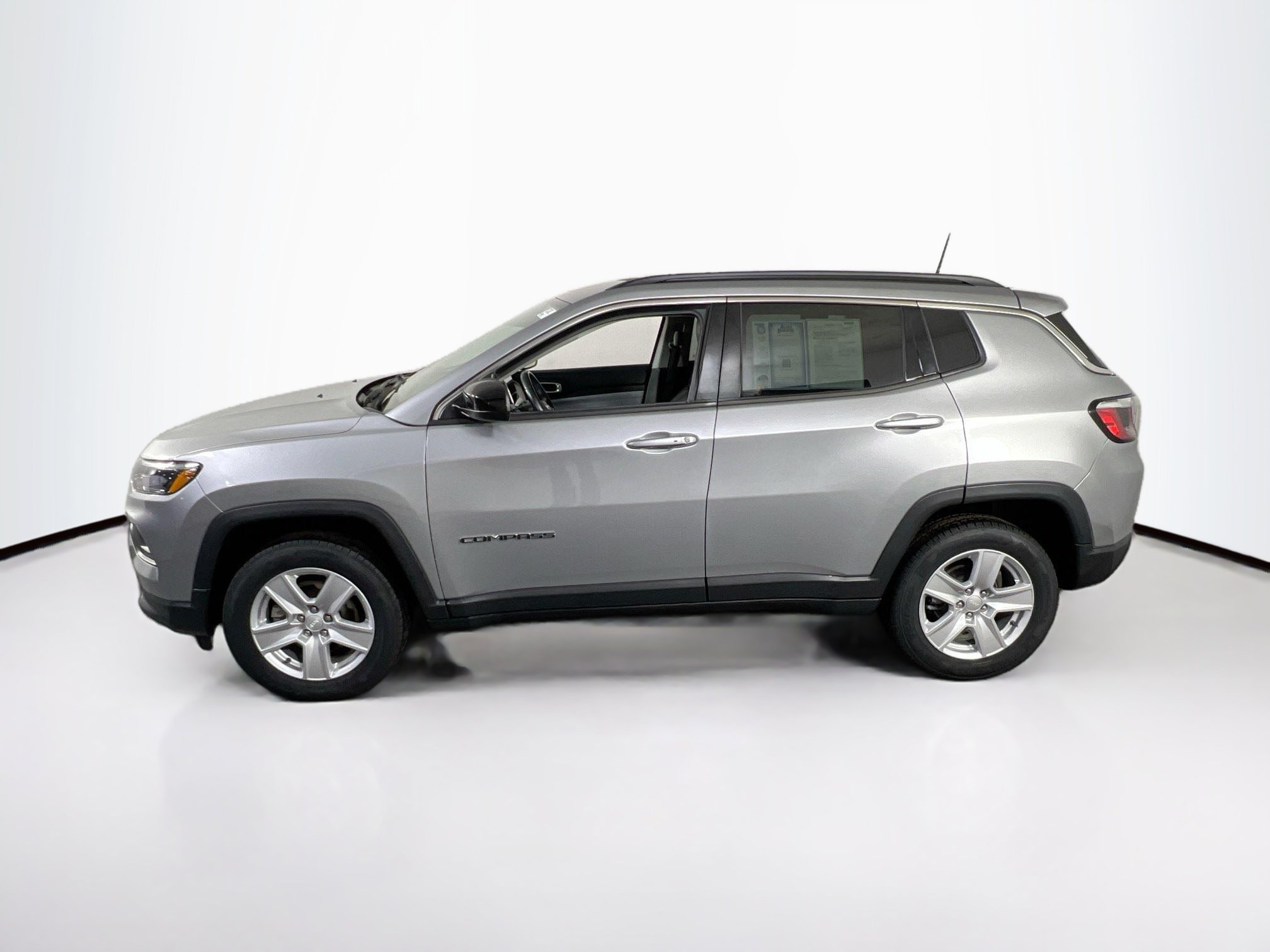 Used 2022 Jeep Compass Latitude w/ Convenience Group AWD/4WD image 8
