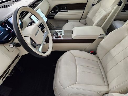 Used 2023 Land Rover Range Rover Autobiography image 12