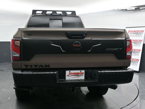 Used 2021 Nissan Titan PRO-4X w/ Pro-4x Convenience Package image 7