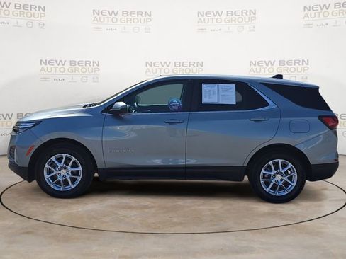Used 2024 Chevrolet Equinox LT FWD image 2
