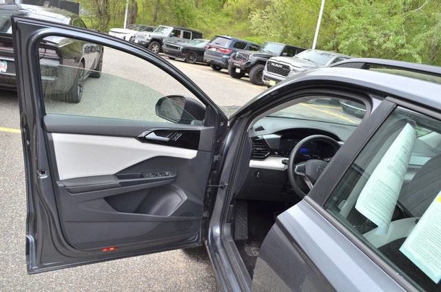 Used 2025 Volkswagen Taos S AWD/4WD image 15