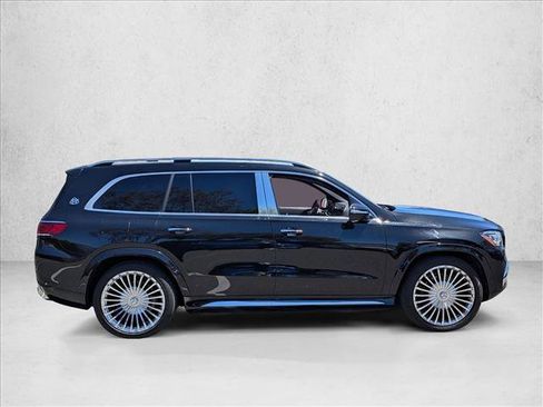 Used 2022 Mercedes-Benz Maybach GLS 600 4MATIC image 4