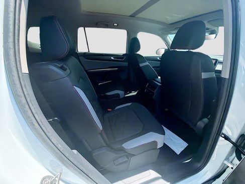 New 2026 Volkswagen Atlas Peak Edition AWD/4WD image 22