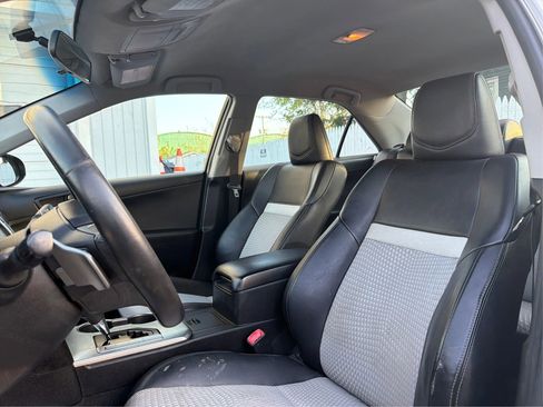 Used 2012 Toyota Camry SE FWD image 11