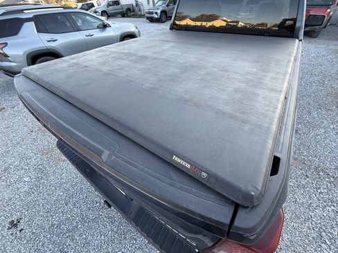 Used 2022 Chevrolet Silverado 1500 Custom image 12