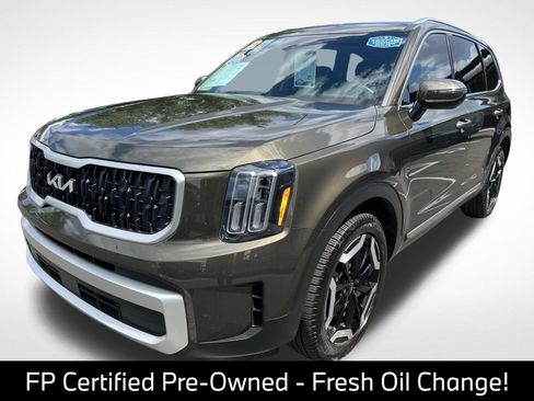 Used 2025 Kia Telluride EX w/ EX Captain's Chair Package FWD image 6