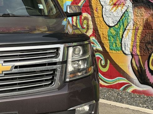 Used 2015 Chevrolet Suburban LTZ image 6