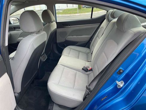 Used 2017 Hyundai Elantra SE image 13