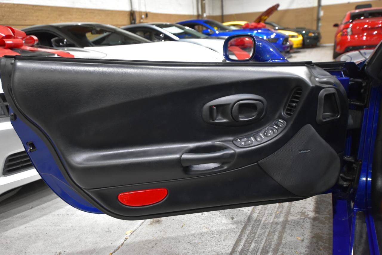 Used 2004 Chevrolet Corvette Z06 w/ Z06 Preferred Equipment Group RWD image 13