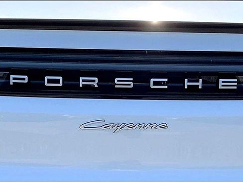 New 2025 Porsche Cayenne E-Hybrid Coupe image 38
