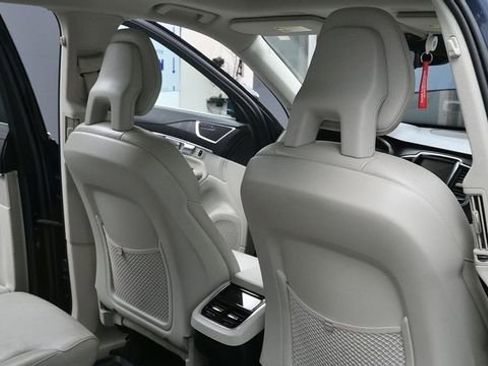 Used 2020 Volvo XC90 T6 Momentum AWD/4WD image 18