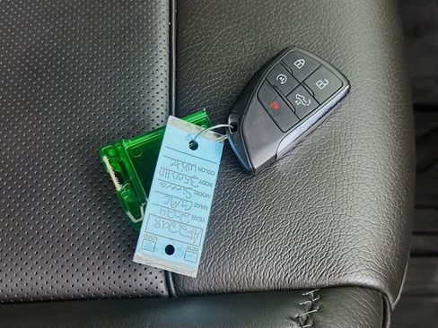 Used 2024 GMC Sierra 3500 Denali image 35