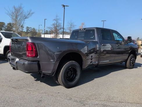 New 2026 RAM 3500 Laramie AWD/4WD image 4