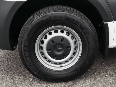 Used 2022 Mercedes-Benz Sprinter 2500 image 34