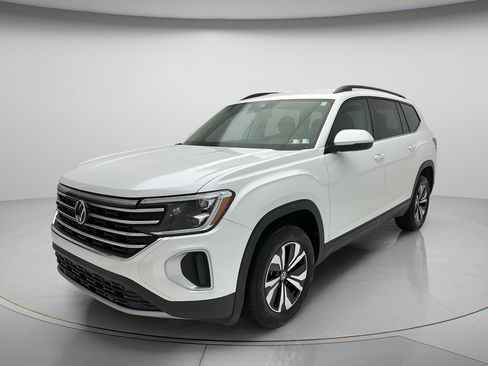 Used 2026 Volkswagen Atlas SE AWD/4WD image 3