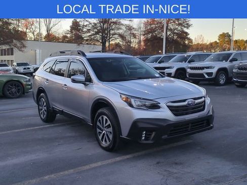 Used 2021 Subaru Outback Premium image 7