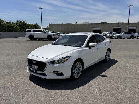 Used 2017 MAZDA MAZDA3 Grand Touring FWD image 5