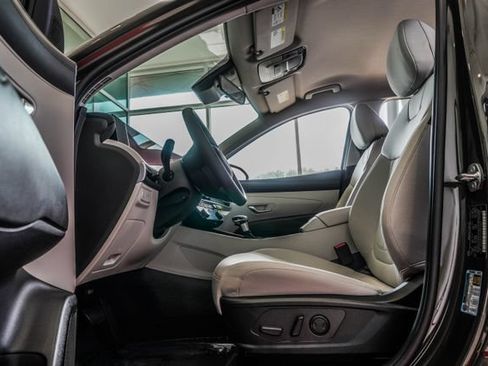 Certified 2025 Hyundai Tucson SEL FWD image 42