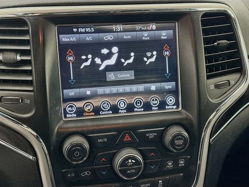 Used 2018 Jeep Grand Cherokee Limited AWD/4WD image 16