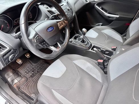 Used 2016 Ford Focus ST FWD image 9