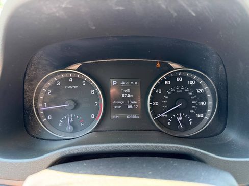 Used 2017 Hyundai Elantra Limited FWD image 12