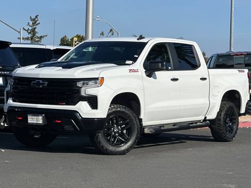 Used 2023 Chevrolet Silverado 1500 LT Trail Boss w/ Protection Package image 9