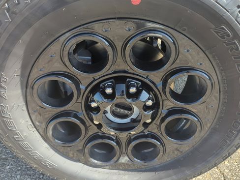 New 2025 Ford F350 XLT w/ Black Appearance Package image 36