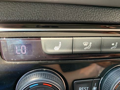 Used 2021 Volkswagen Atlas SEL AWD/4WD image 23