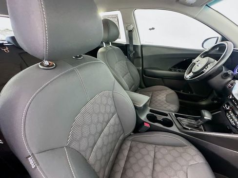 Used 2021 Kia Niro LXS FWD image 25