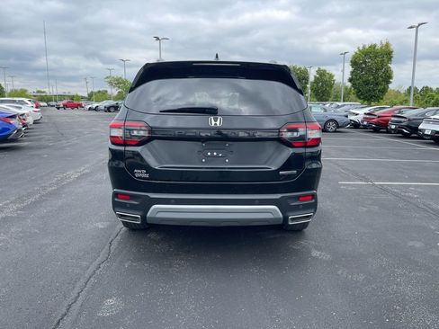 Used 2023 Honda Pilot Touring image 6