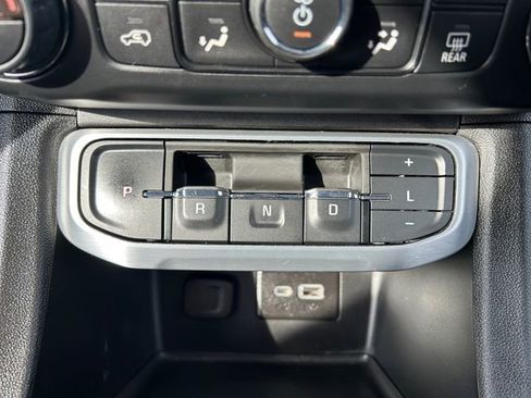 Used 2020 GMC Acadia SLE w/ LPO, Floor Liner Package image 24