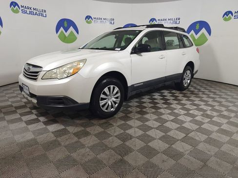 Used 2011 Subaru Outback 2.5i image 5