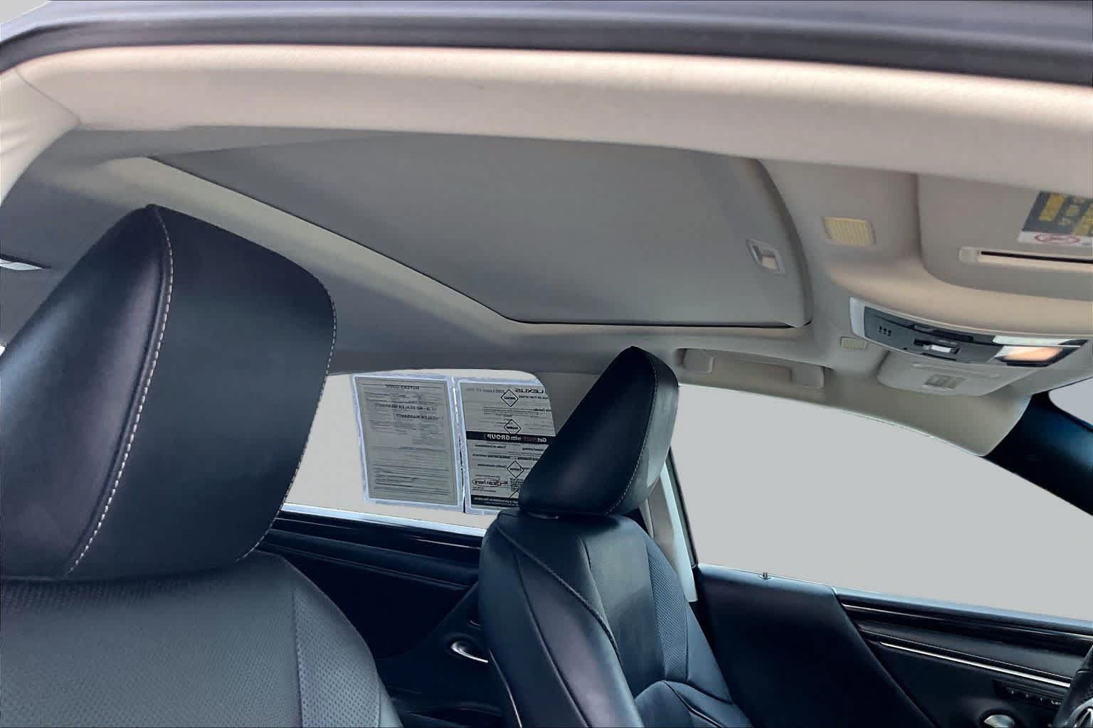 Used 2020 Lexus ES 300h w/ Premium Package FWD image 14