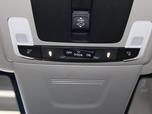 Used 2025 Honda CR-V EX-L image 38