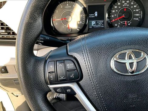 Used 2017 Toyota Sienna LE image 16