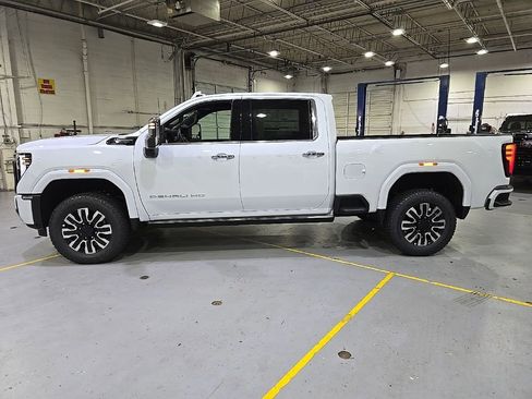 New 2026 GMC Sierra 3500 Denali Ultimate AWD/4WD image 4