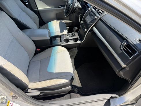 Used 2016 Toyota Camry SE FWD image 18